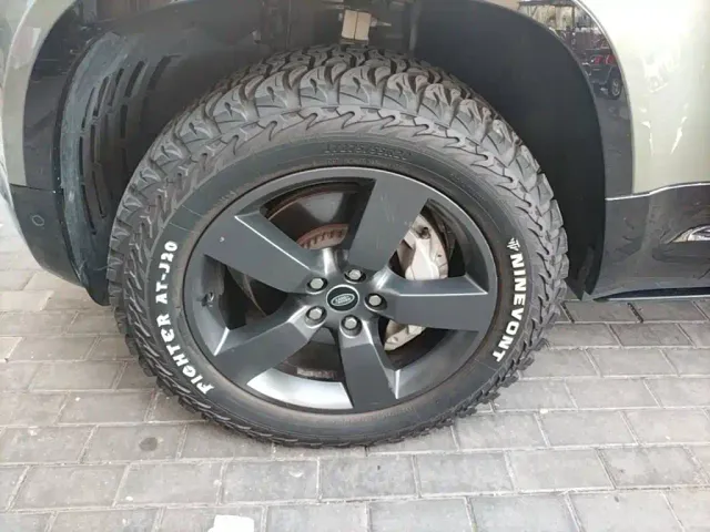 Land Rover Defender — Фото автомобиля 22