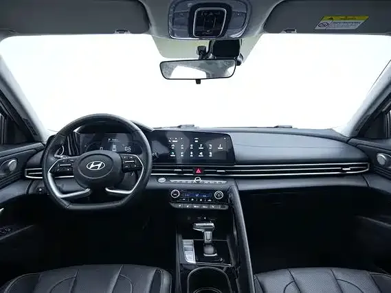 Hyundai Elantra — Фото автомобиля 11
