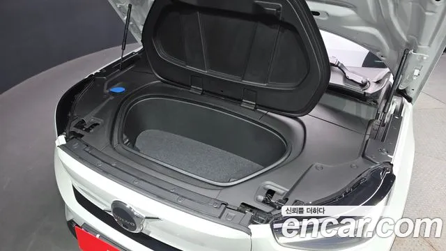 Вольво XC40 — Фото автомобиля 5