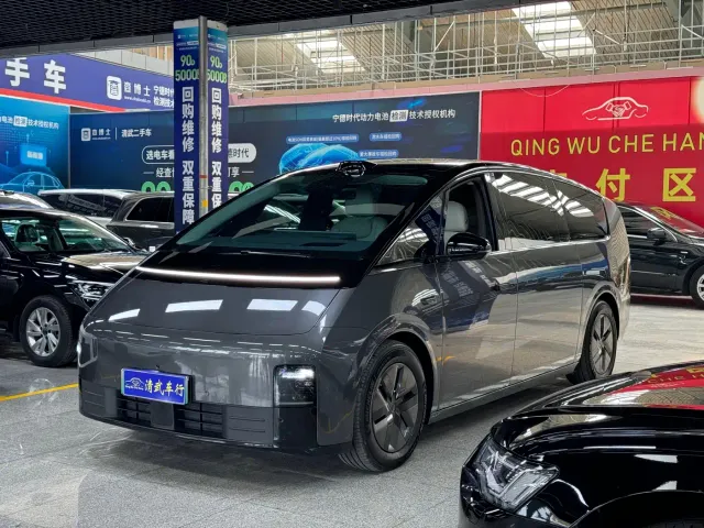 Фотография автомобиля — Li Auto MEGA