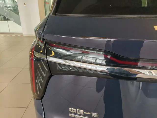 Hongqi HS7 — Фото автомобиля 30