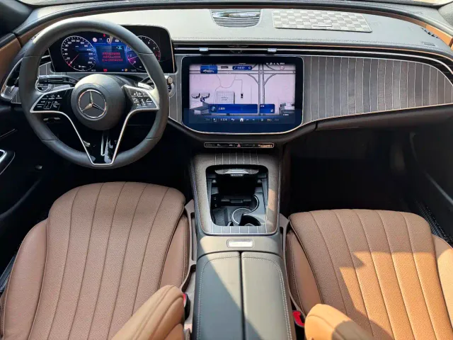 Mercedes-Benz E-Class — Фото автомобиля 8