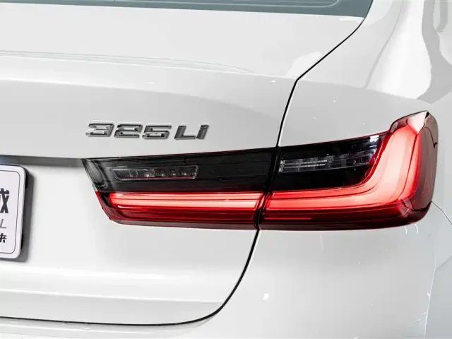 BMW 3 Series — Фото автомобиля 8