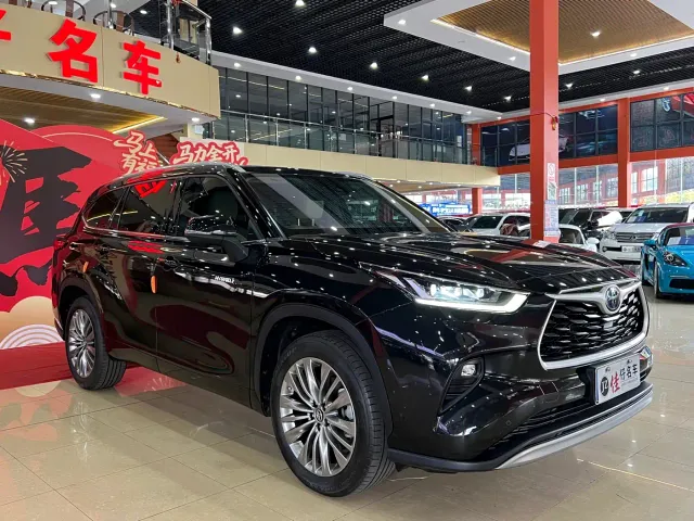 Toyota Highlander — Фото автомобиля 3