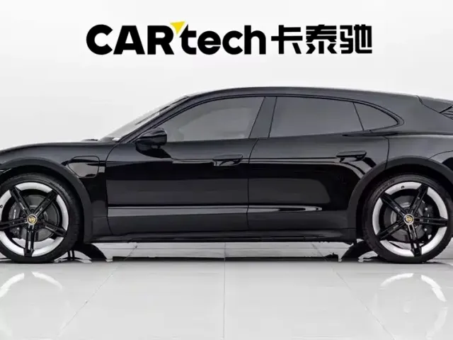 Porsche Taycan — Фото автомобиля 7