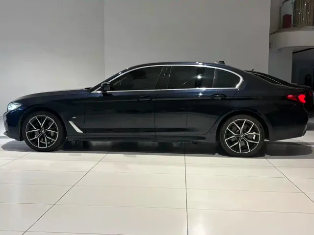 BMW 5 Series — Фото автомобиля 2
