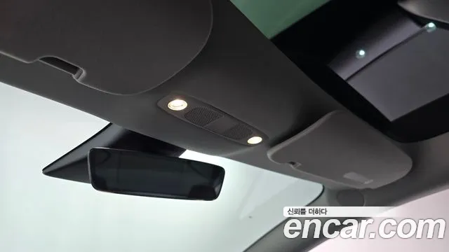 Tesla Model 3 — Фото автомобиля 16