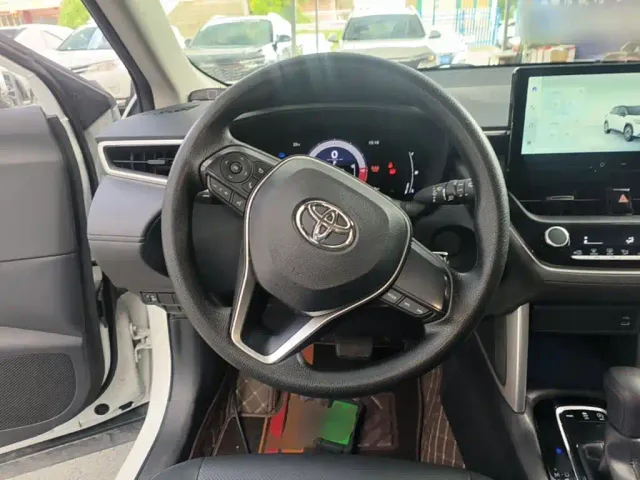 Toyota Frontlander — Фото автомобиля 10