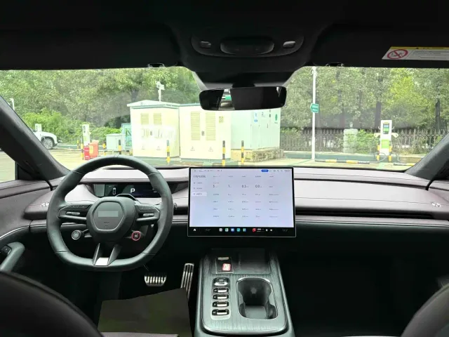 Xiaomi SU7 — Фото автомобиля 5