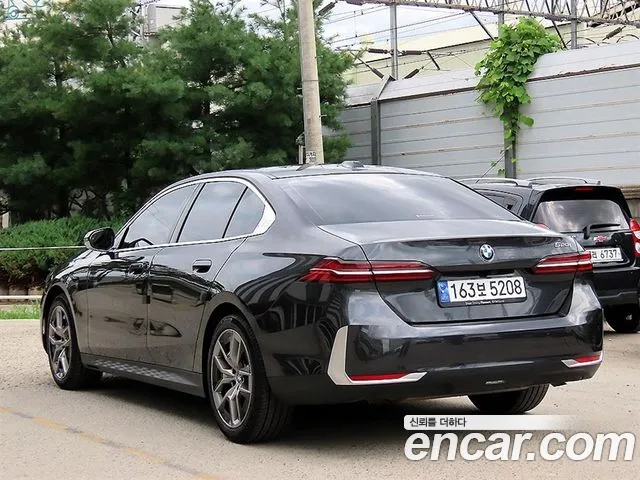 BMW 5-Series — Фото автомобиля 3