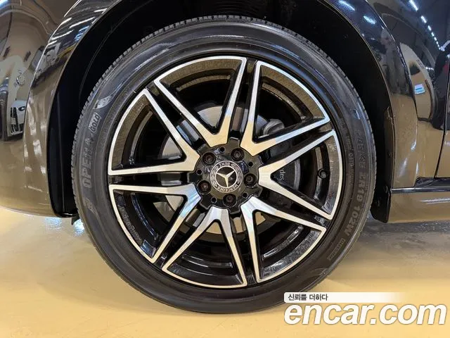 Mercedes-Benz V-Class — Фото автомобиля 5