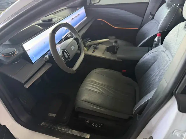 Geely Galaxy E8 — Фото автомобиля 4