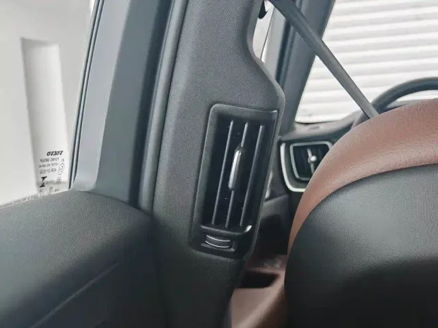 Volvo XC60 — Фото автомобиля 16