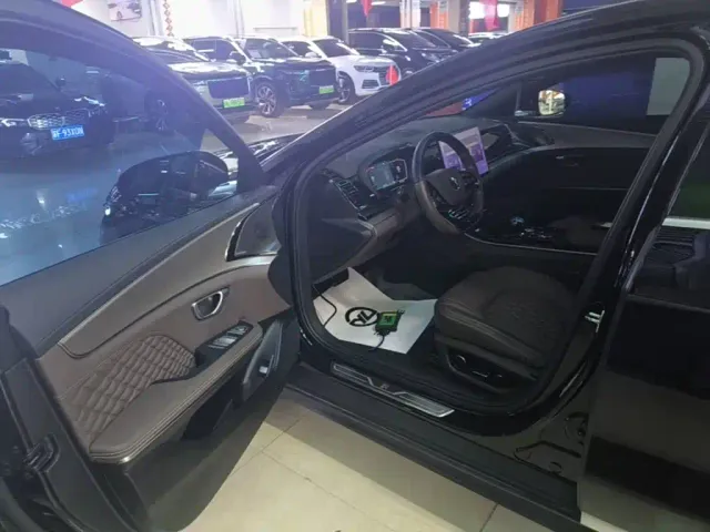 BYD Han — Фото автомобиля 15