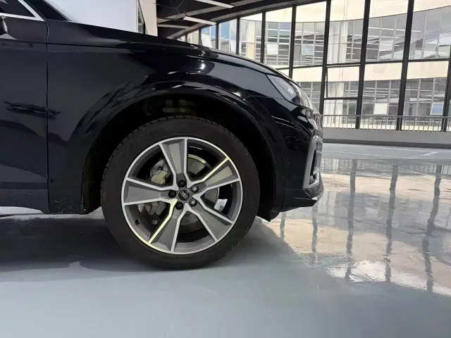 Audi Q5L — Фото автомобиля 10
