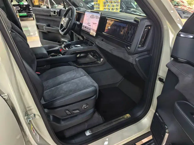 BYD FangChengBao Leopard 5 — Фото автомобиля 11
