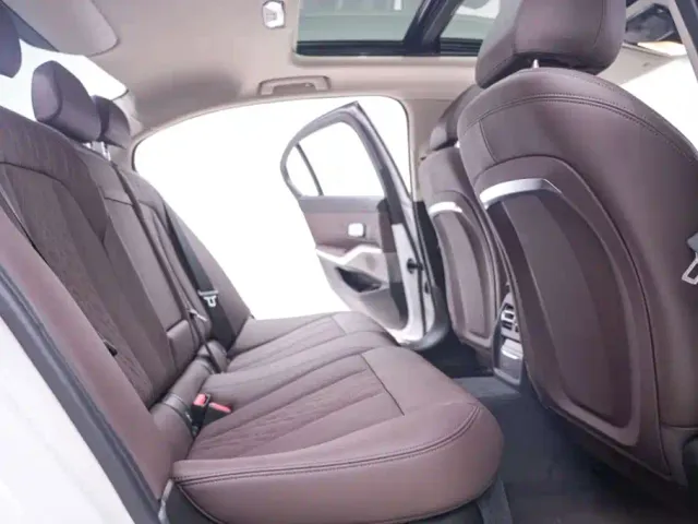 BMW 3 Series — Фото автомобиля 25