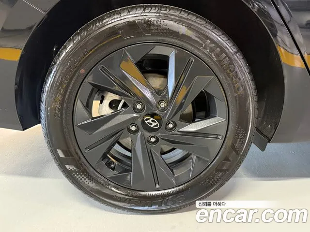 Hyundai Avante CN7 — Фото автомобиля 4