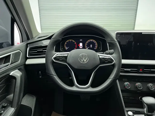 Volkswagen Tiguan L — Фото автомобиля 10