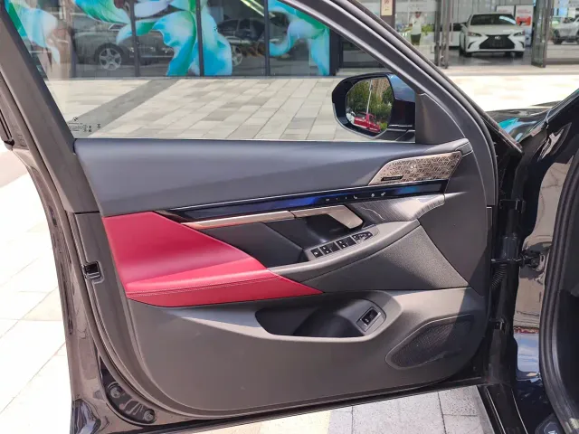 BMW 5 Series — Фото автомобиля 8