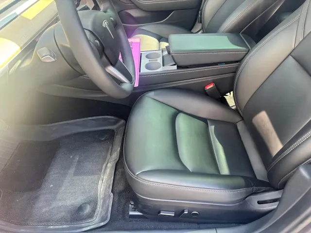 Tesla Model 3 — Фото автомобиля 5