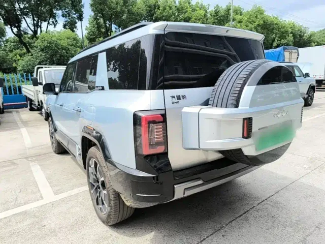 BYD FangChengBao Leopard 8 — Фото автомобиля 4