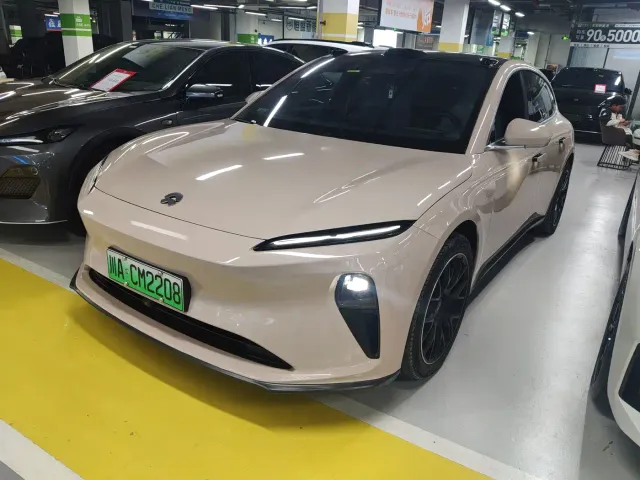 Фотография автомобиля — Nio ET5 Touring