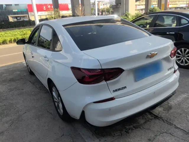Chevrolet Monza — Фото автомобиля 4