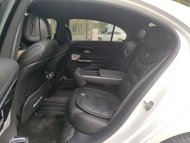 Mercedes-Benz C-Class — Фото автомобиля 16