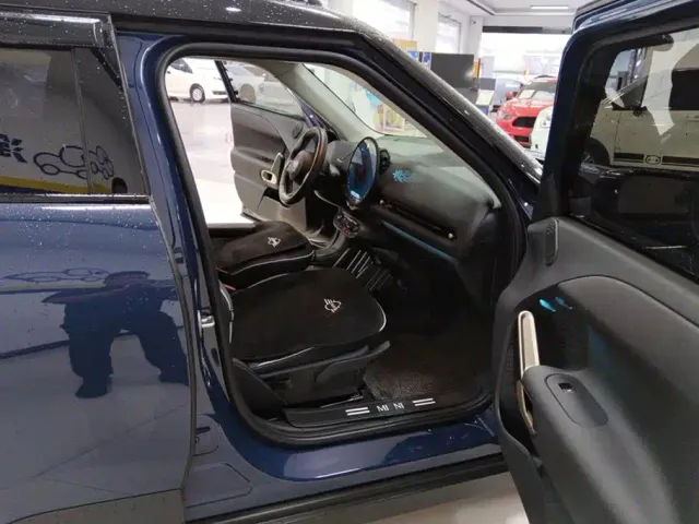 MINI Electric MINI ACEMAN — Фото автомобиля 8