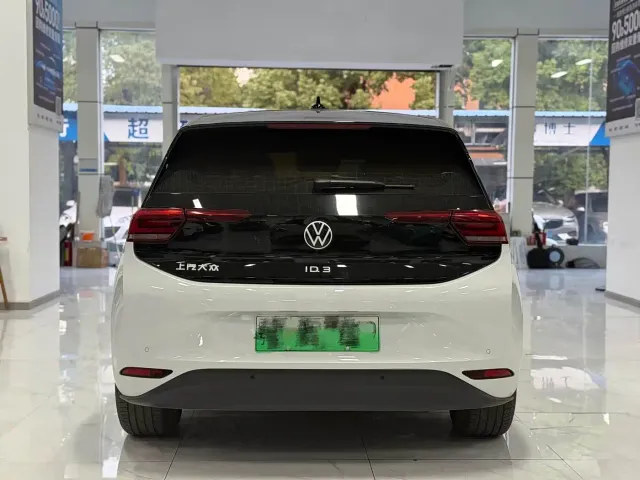 Volkswagen ID.3 — Фото автомобиля 10