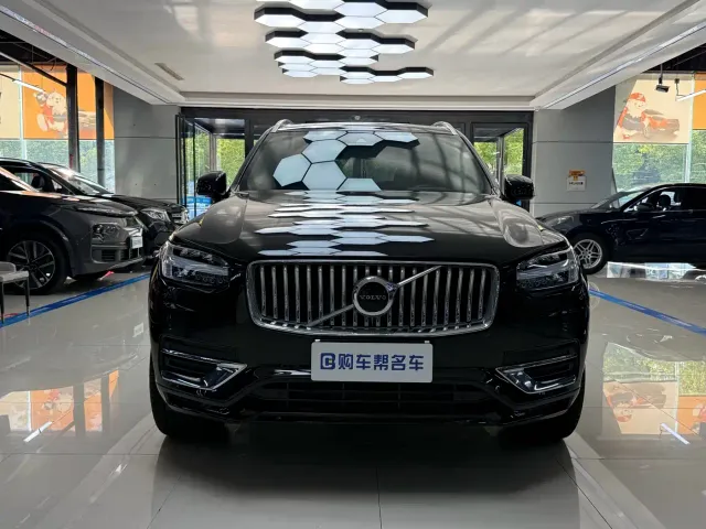 Volvo XC90 — Фото автомобиля 2