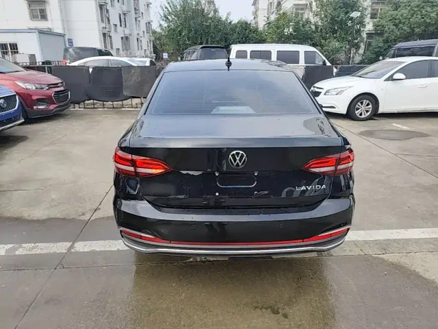 Volkswagen Lavida — Фото автомобиля 5