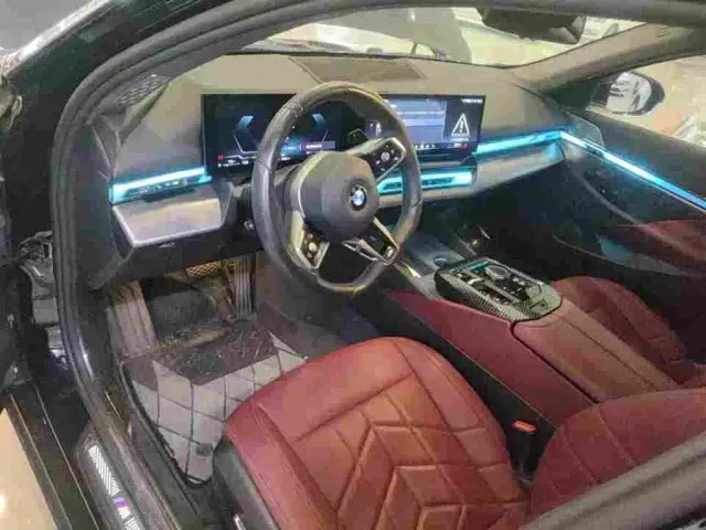 BMW 5 Series — Фото автомобиля 3