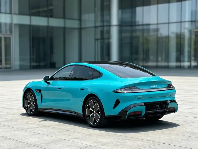 Xiaomi SU7 — Фото автомобиля 3
