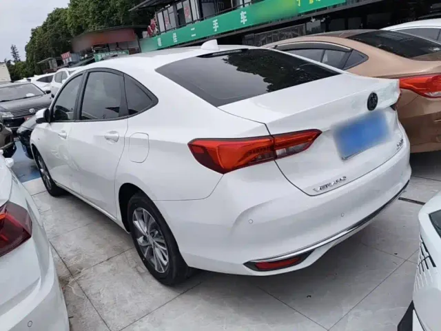 Buick Verano — Фото автомобиля 4
