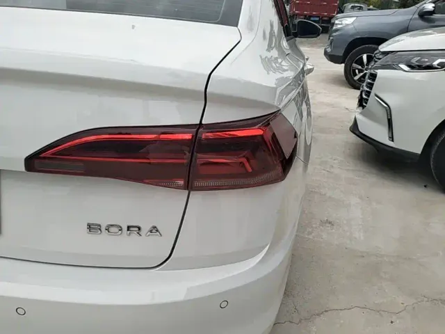 Volkswagen Bora — Фото автомобиля 7