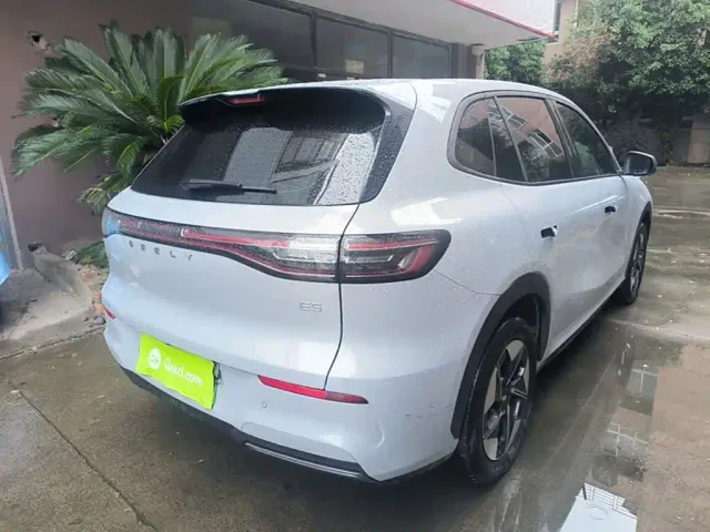 Geely Galaxy E5 — Фото автомобиля 6