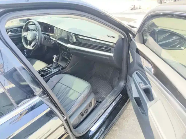 Volkswagen Passat — Фото автомобиля 13