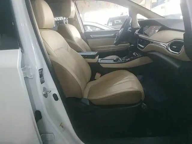 GAC Trumpchi M6 — Фото автомобиля 24