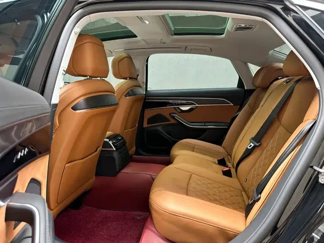 Audi A8 — Фото автомобиля 10