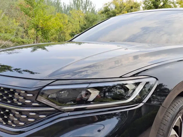Volkswagen Passat — Фото автомобиля 4