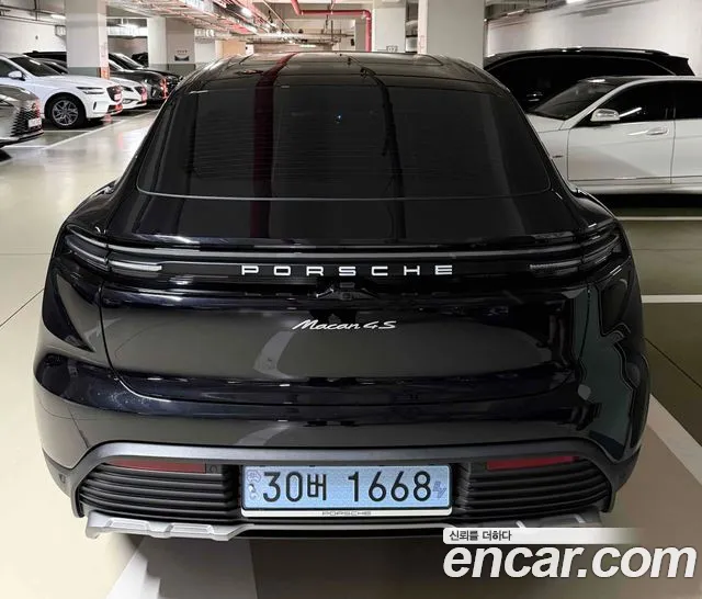 Porsche Macan — Фото автомобиля 4