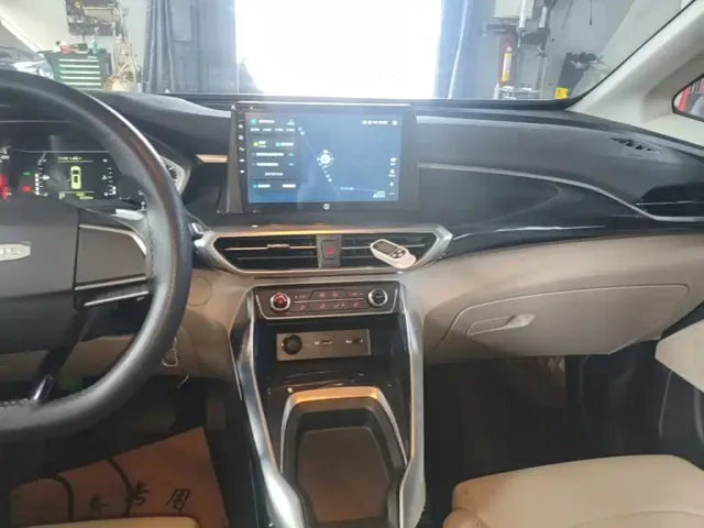 Maxus G50 — Фото автомобиля 12