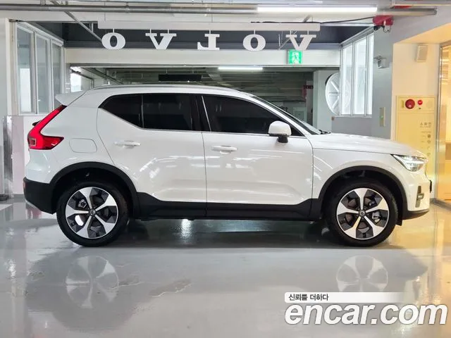 Volvo XC40 — Фото автомобиля 19