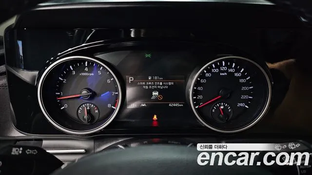 Kia Carnival — Фото автомобиля 11