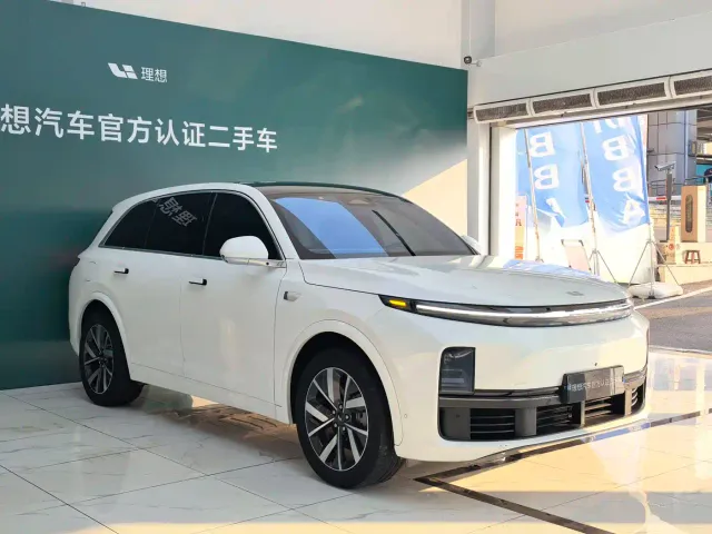 Li Auto L7 — Фото автомобиля 3