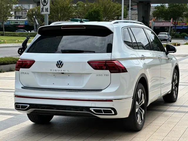 Volkswagen Tiguan L — Фото автомобиля 4