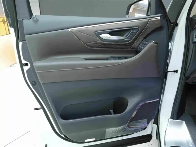 Toyota Vellfire — Фото автомобиля 15