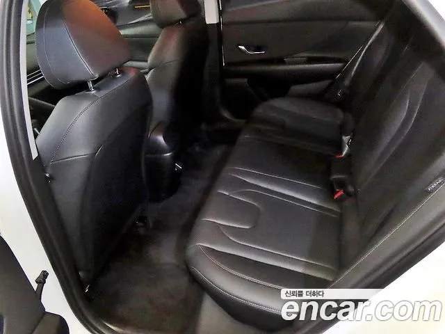Hyundai Avante CN7 — Фото автомобиля 10